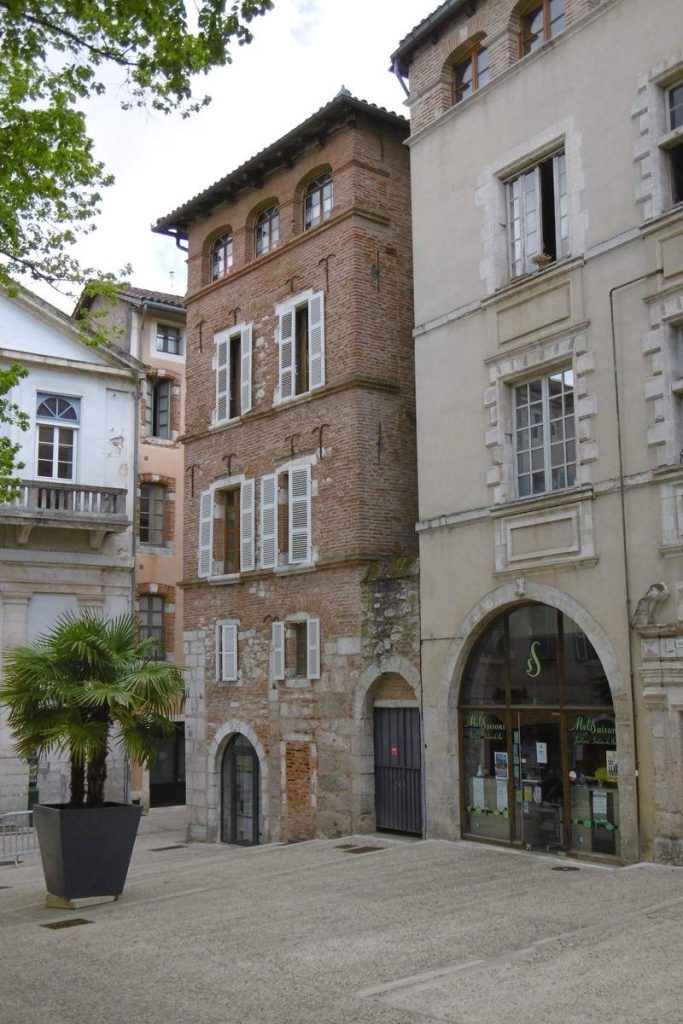 Cahors im Südwesten Frankreichs viel Geschichte, feiner Rotwein nach