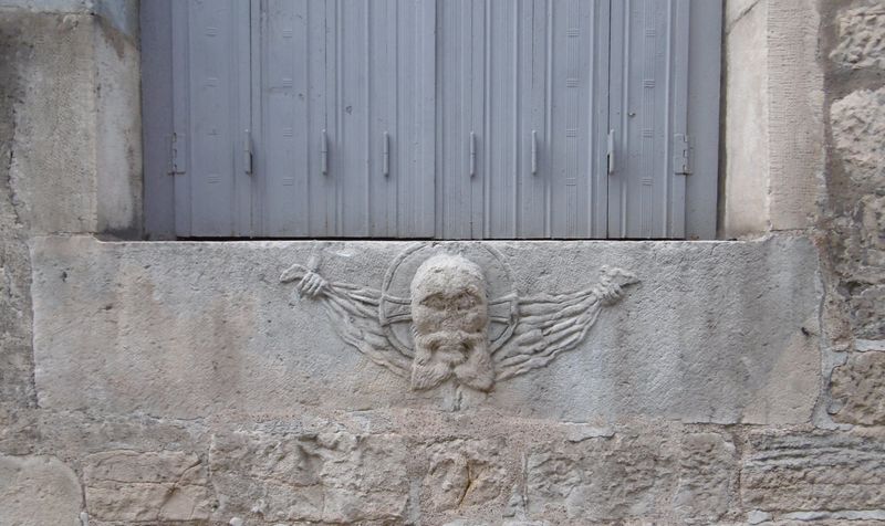 besancon rue e. renan suaire