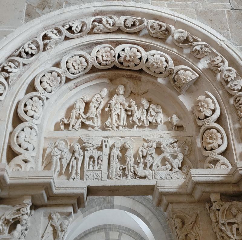vezelay narthex