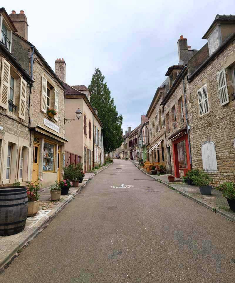 vezelay hauptstrasse