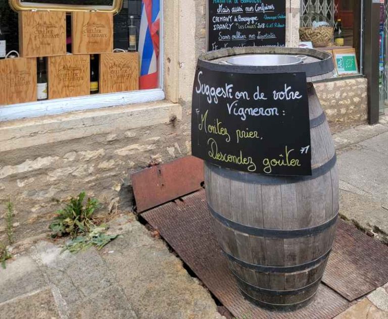 vezelay in der hauptstrasse