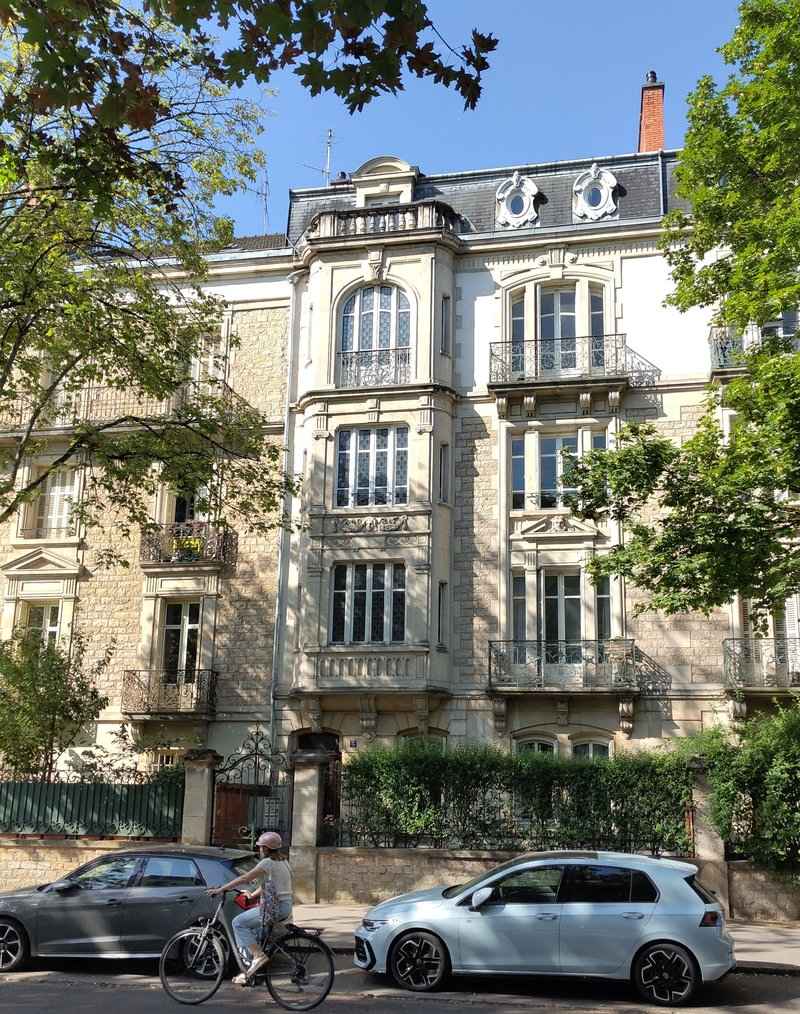 dijon av victor hugo