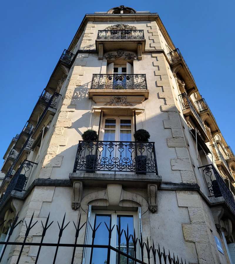 dijon av victor hugo