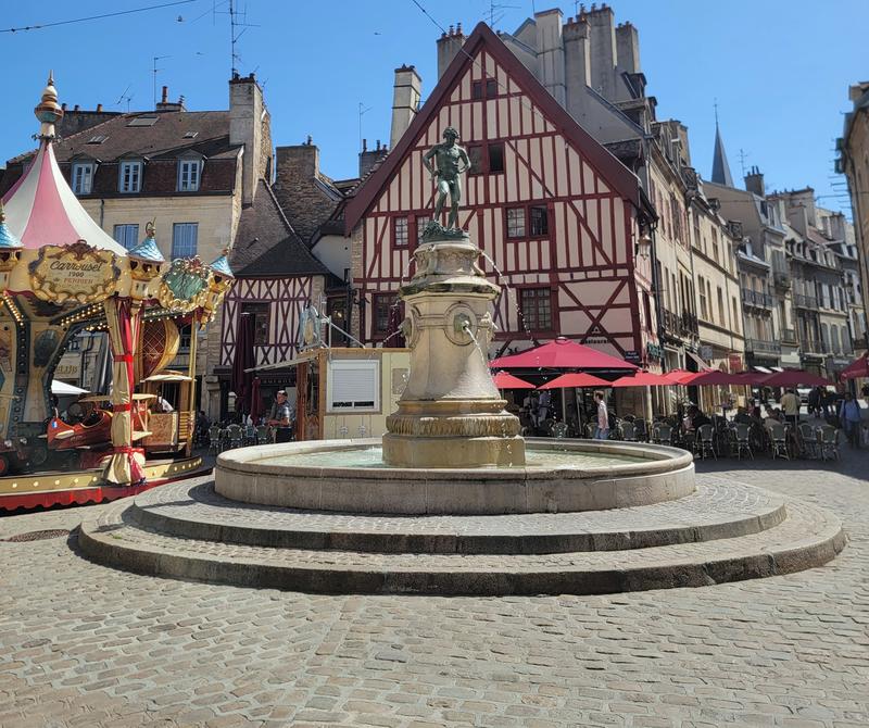 dijon place fontaine